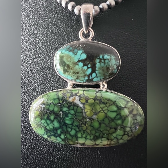 Tibetan Turquoise Spiderweb Pendant - Picture 6 of 6